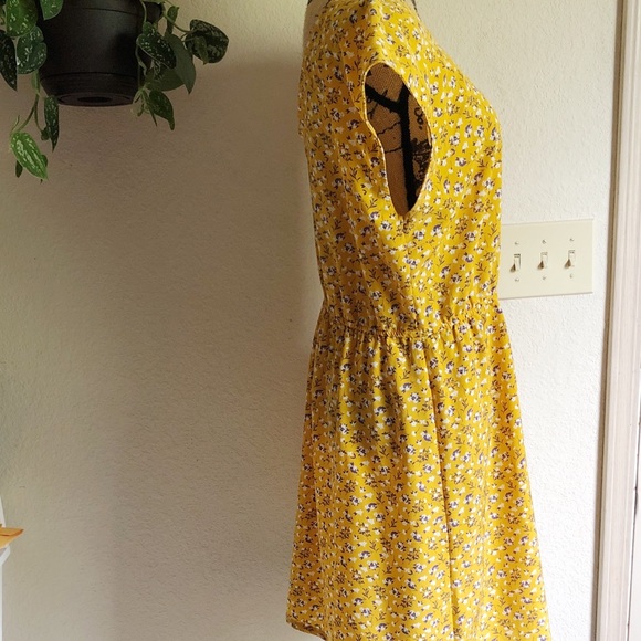 Old Navy Gold Floral Dress - Picture 7 of 10